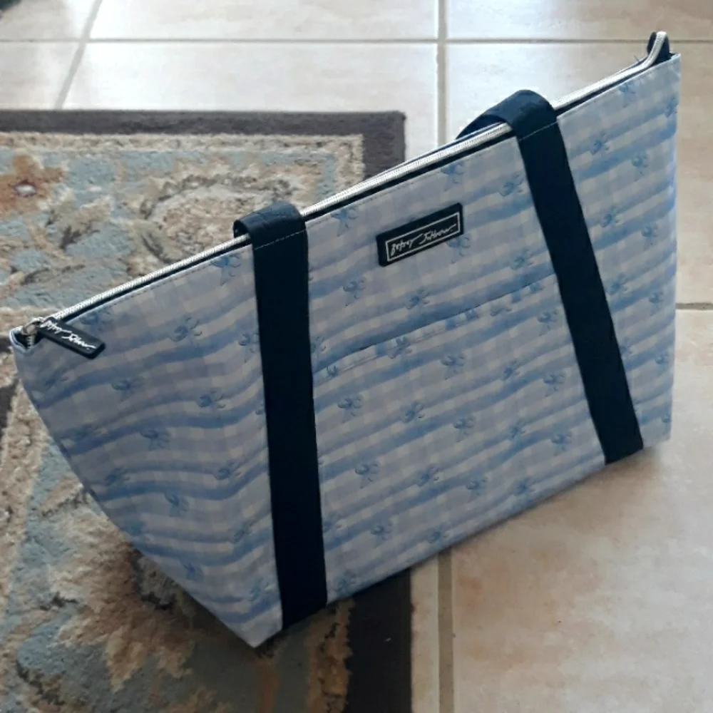 2x*Host Pick*Betsey Johnson cooler tote bag